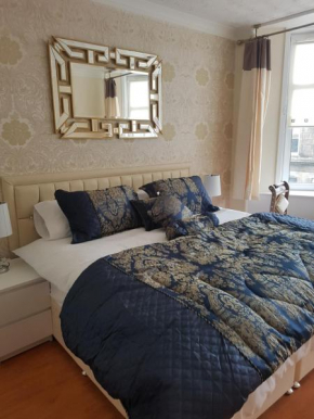 Гостиница Loch Lomond Apartments  Дамбартон